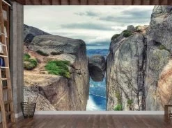 Kjeragbolten Wallpaper